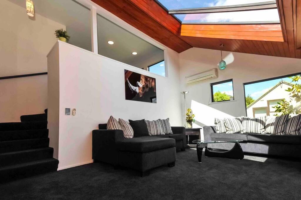 Stunning Home With Amazing Wakatipu Lake Views Distretto di Distretto di Queenstown Esterno foto